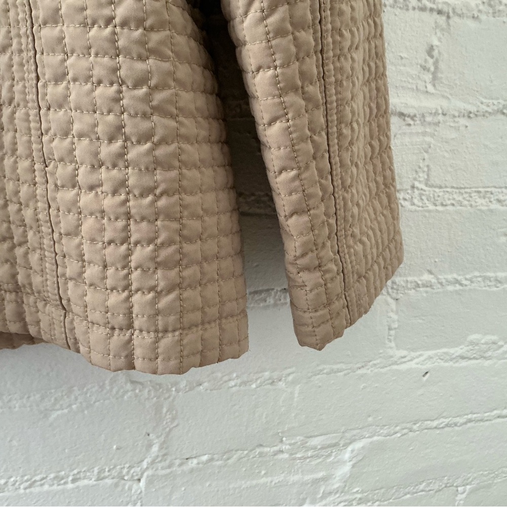 Womens Quilted Jacket Beige Tan Snap Front Classic Versatile Minimalist Size L - Picture 9 of 16